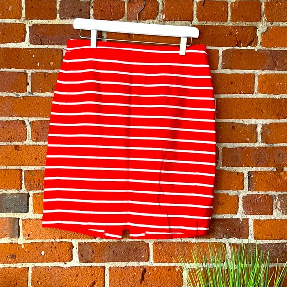 Banana Republic Factory Dresses & Skirts - Banana Republic Skirt Back Zip Midi Striped Red, Size 6